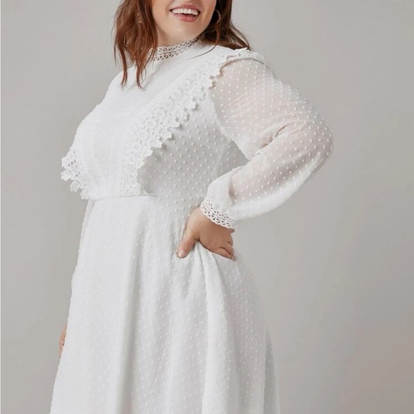 Beautiful white lace detail dress - Picture 8 of 9